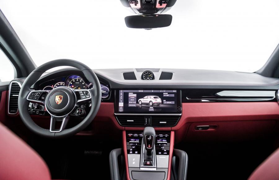 Торпедо Porsche Cayenne E-Hybrid (PO536) 2018 года  (CN) (фото 4 из 4)